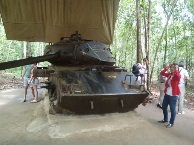 ベトコンに捕獲されたアメリカ軍の戦車。<br />戦利品？として展示されている。