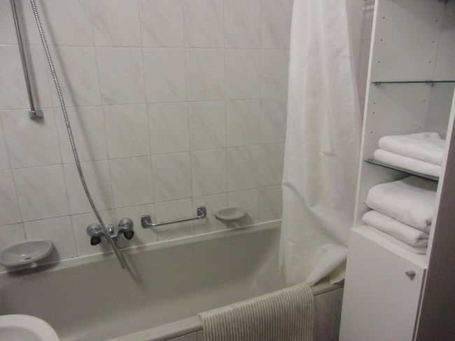 ホテル<br />換気が悪いのか<br />入浴後はすごい熱気がこもります。