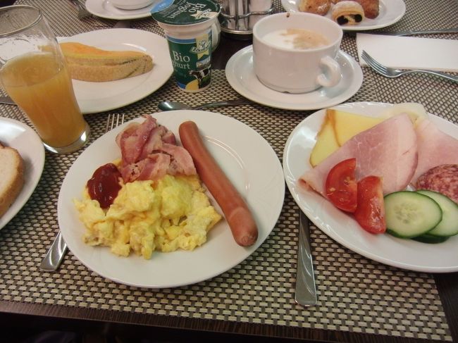 朝食<br />種類も量も十分です。