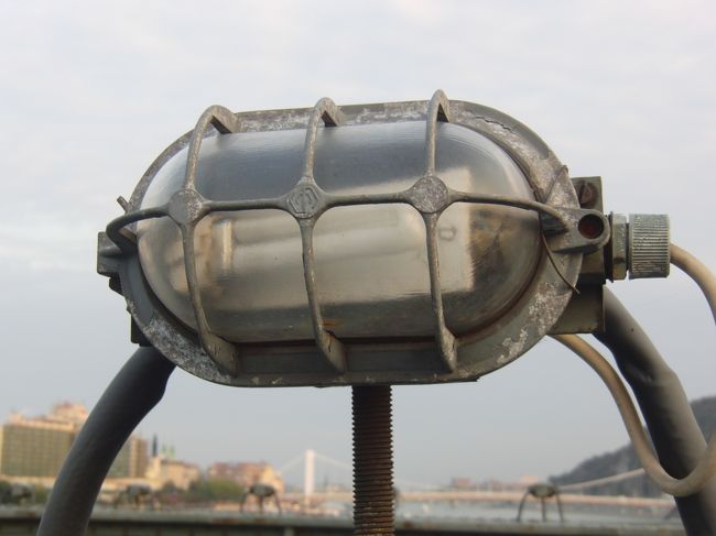 くさり橋<br />ライトのアップ<br />これで綺麗にみえるのですね。