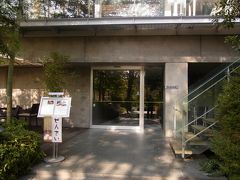 Ｎさんのお勧めスポットに案内してもらいました。

駿東郡長泉町にあるクレマチスの丘というガーデン・美術館・
レストランなどが集結する複合施設です。

クレマチスの丘　ＨＰ
http://www.clematis-no-oka.co.jp/

写真は、日本料理 tessenで、上階が会席料理、１Ｆは喫茶・軽食の
富士山茶屋になります。
http://www.tessen.jp/