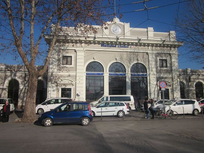 早朝のピサを散策した後、<br />http://4travel.jp/traveler/satorumo/album/10743921/<br />4時間かけてリミニにやってきました。