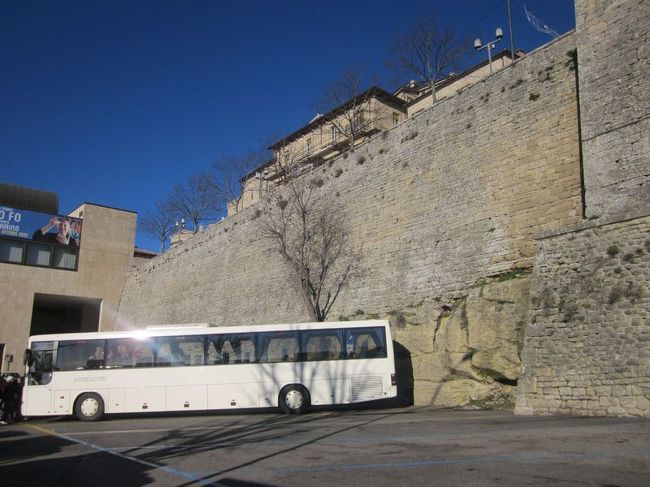 旧市街はさらに高台にあります。