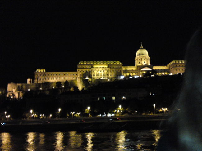 ドナウ川ナイトクルーズ<br />王宮