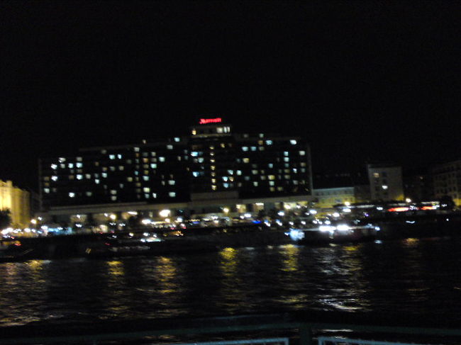 ドナウ川ナイトクルーズ<br />マリオットホテル<br />次は是非ここに泊まりたいですぅ。