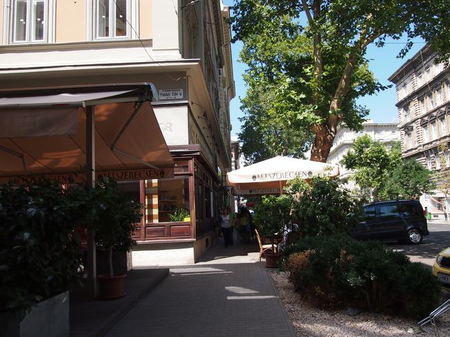 ここ。Ket Szerecsen　でランチです。