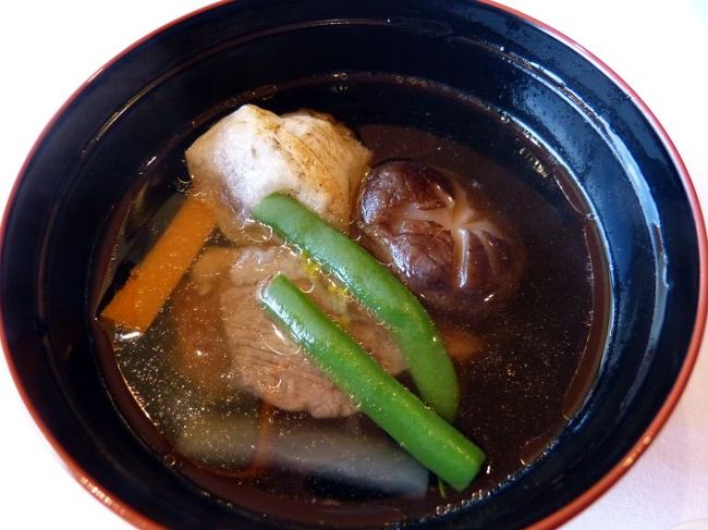 雑煮　<br /><br />２人前は追加で SGD １５．００−＝￥１，０５０−