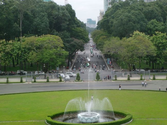 統一会堂からヴァンホア公園を望む。<br />公園の奥まで500mほどある。