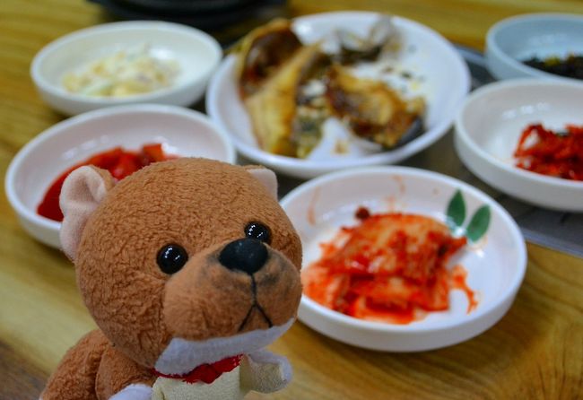 いろいろなお皿があるから楽しいワン！<br /><br />申し送れましたが、今回のお供は「しばふ」くん。<br />