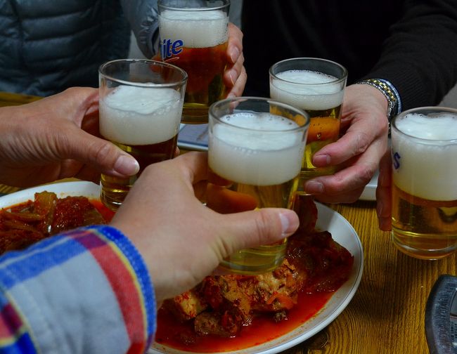 では、朝からビールで乾杯！！<br /><br /><br />