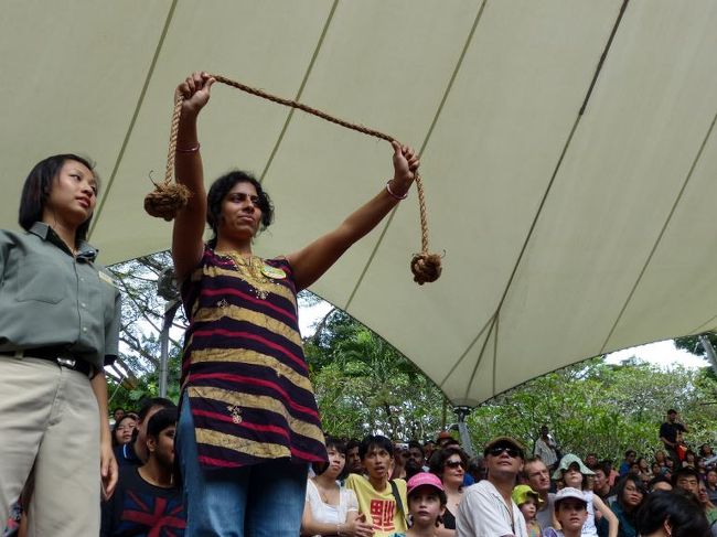 続いて観客参加型のショー