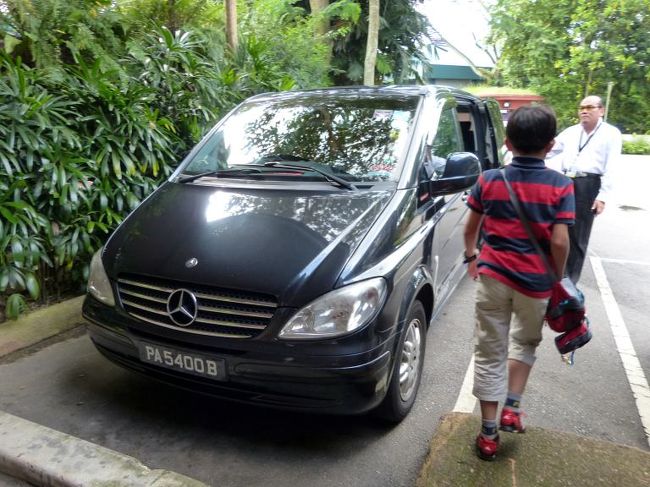 次の目的地 マリーナ ベイ サンズに移動です