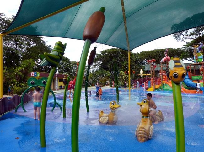 色々な仕掛けのある遊び場