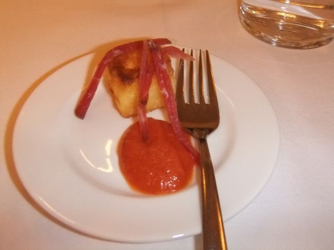 何を頼んだが、忘れましたが、<br />オランダ料理はイマイチと言われますが、<br />そんなことはなく、おいしかったです。<br />お客様は、地元の方で賑わっていました。