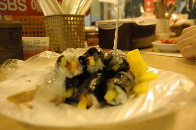 もぐもぐ…これはおいしい!!!!<br />にんじん＆たくわんのみのシンプルな中身。