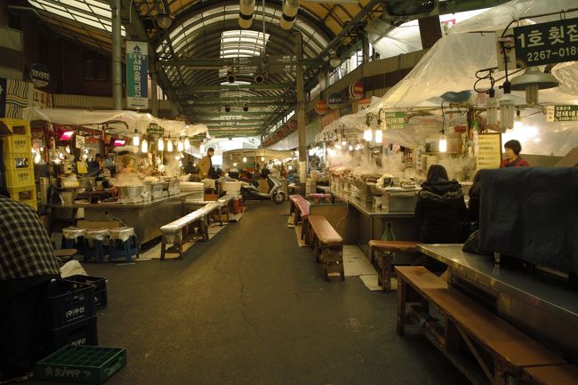 市場の中の他の屋台を見学〜
