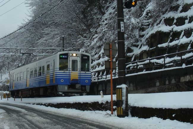 えちぜん鉄道勝山永平寺線としばらく並んで走ります♪<br />競争しましたが、駅に停車している隙に、勝利＾＾。