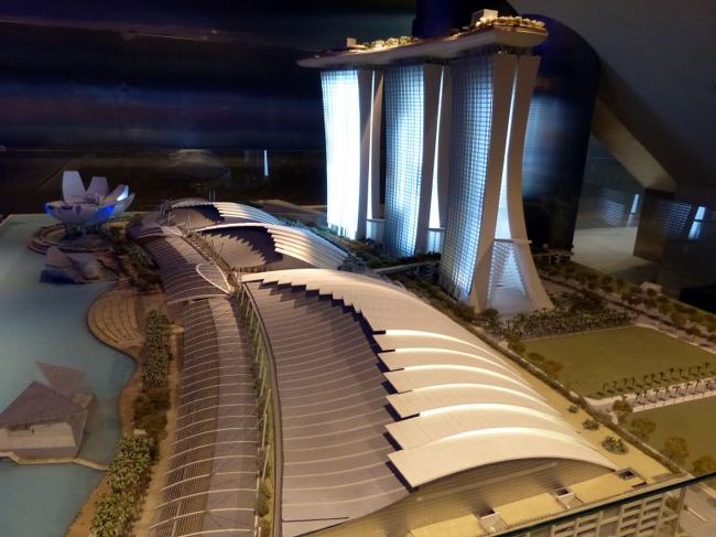 エレベーターホールにはマリーナベイサンズの模型が展示