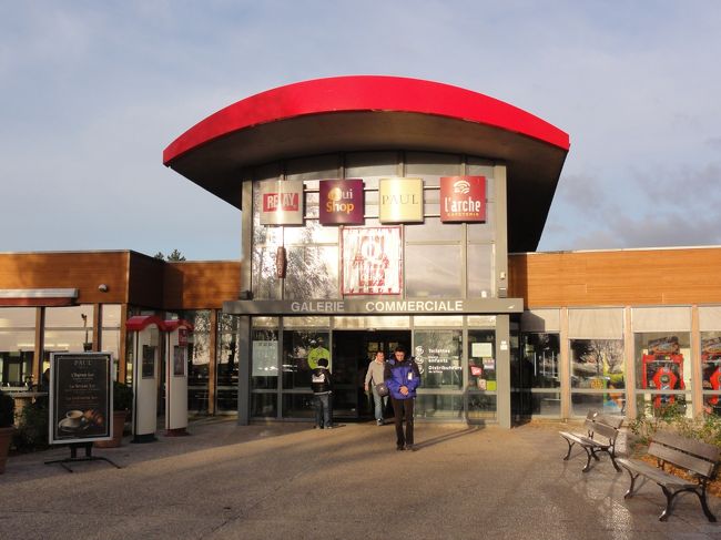 バスの　「運転手」　の　「休憩時間」　も決められています。<br /><br /><br />と言うわけで　「はやる気持ち」　を抑えて時間に余裕を持った　「小旅行」　となります。