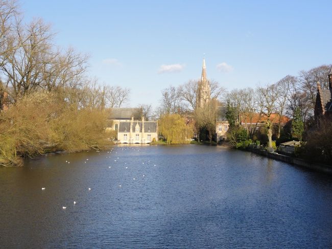 「ブルージュ」　は　「英語」です。<br /><br /><br />「オランダ語」　で　「ブルッヘ」　です。