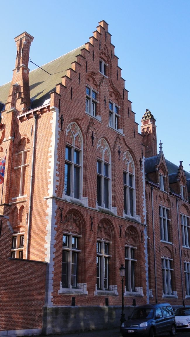 「美しい街並」　でヨーロッパでも　「有数の観光地」　です。<br /><br /><br />街が　「世界遺産」　に登録されています。