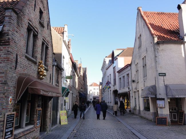 「街並み」　が　「世界遺産」　です。<br /><br /><br />場所によって建てられた　「時代」　が異なります。