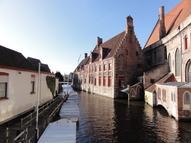 ツアーなので最初の小時間はガイドさんの話を聞きます。