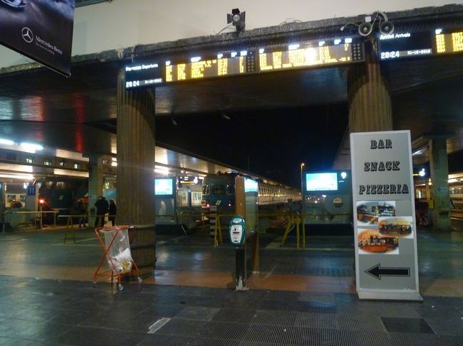 そろそろ時間となり、サンタルチア駅に戻ります。