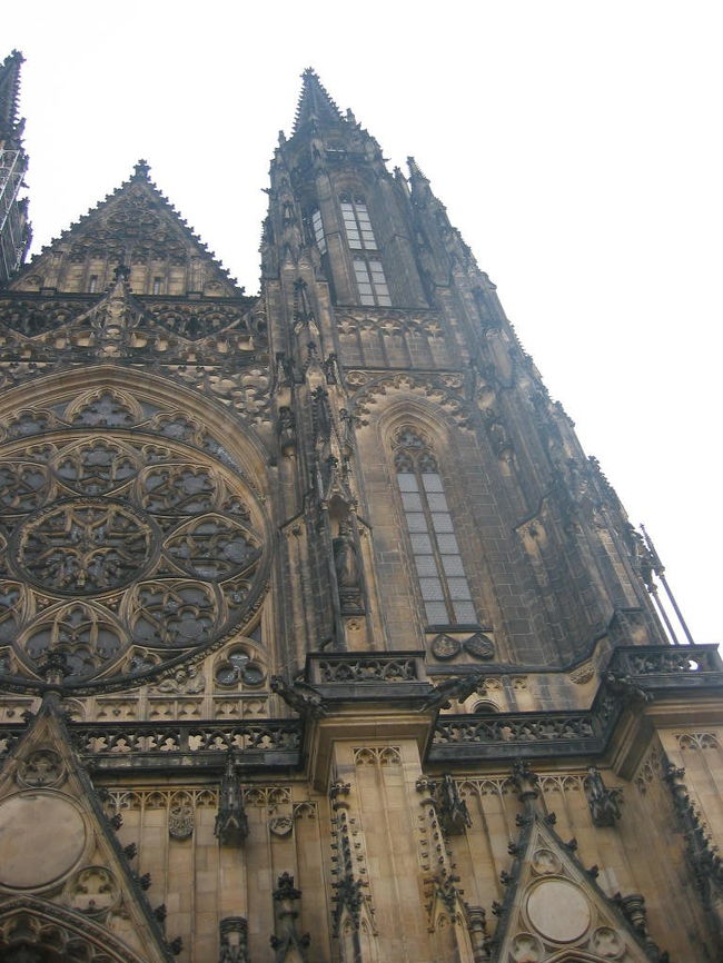 聖ヴィート大聖堂です。大きくて写真に入りきれません。