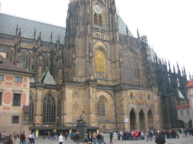  聖ヴィート大聖堂南側です。
