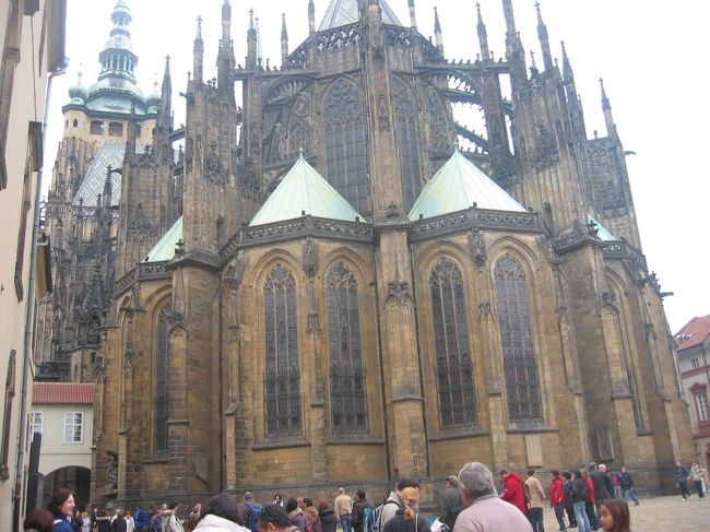 ゴシック建築のプラハ城後陣です。 