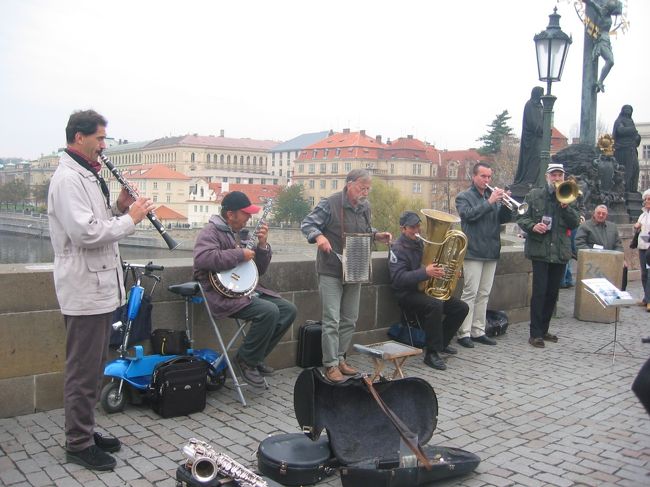 カレル橋の上のライブ演奏