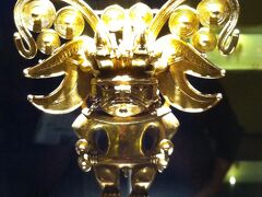 一体　これは....子供の作品でしょうか...。でも数千年前のものがここまで磨かれて蘇るとは、全くすばらしい事です。