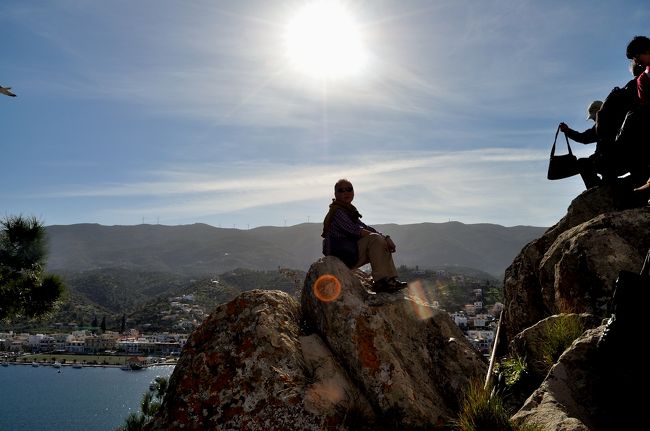 <br /><br />　　岩の上から水道を望む・・