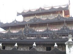 １６時２７分
シュエナンドー僧院