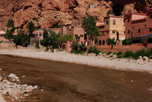 川辺にホテルがあったのだけど、ここに一泊してゆっくりのんびりしたかったなー。