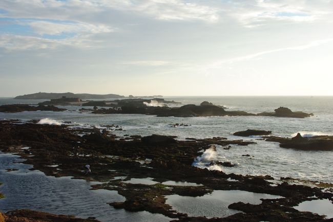 こちらはエッサウィラ。<br />海がきれい。<br />のんびりしてる。<br />魚介が美味い！！<br />モロッコ料理がそんなに・・・だった私はむさぼる様に海老や魚を食べました。