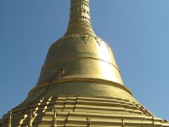 １２時２５分
バゴー、シュエモード・パヤー見学です。