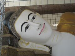 １４時１３分
シュエターリャウン寝仏
