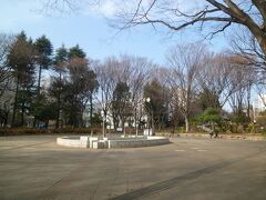 高田馬場方面に歩くと、「戸山公園」というかなり大きな公園がある。
