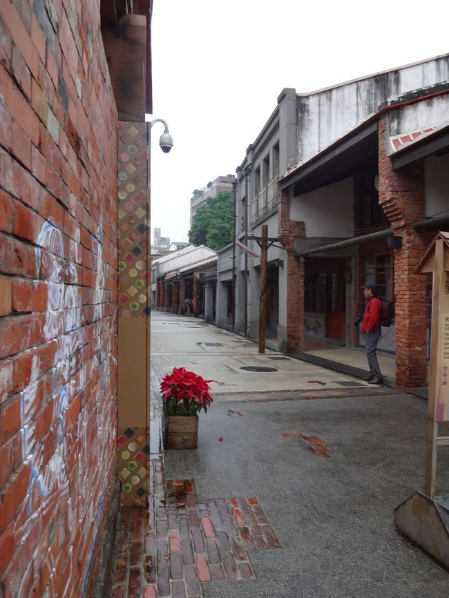 こういう風景に出合う時、もっとうまく写真が撮れたらなぁと思います。