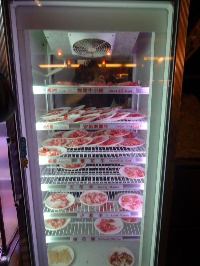 お肉、取り放題です。<br />豚、牛、羊などがありました。