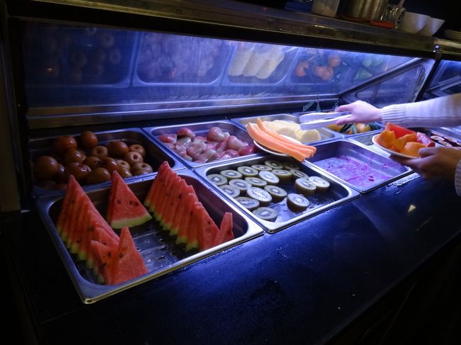 フルーツゾーンです。<br />スイカと釈迦頭を食べまくりました♪