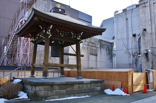 町田に良く買い物に来ていますが、ここにお寺があるのを<br />今まで知りませんでした。<br />ここで鳴らす除夜の鐘、聞いてみたいです。