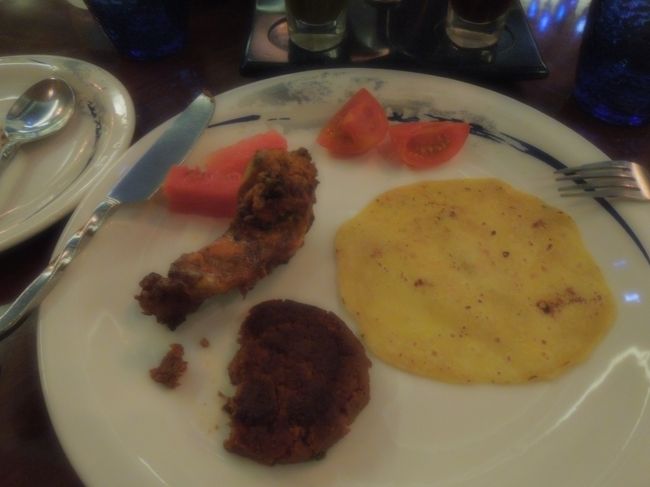 アルーティ見学後、またまたオートリキシャに乗り、ホテルへ。<br /><br />夕飯は昼食を食べたバイキングレストランなのですが、明日も一緒なので、今夜はネットで評判がいいケバブレストランにいきました。<br /><br />コースになっていて、どんどん焼かれた肉が出てきます(@_@)<br />美味〜。