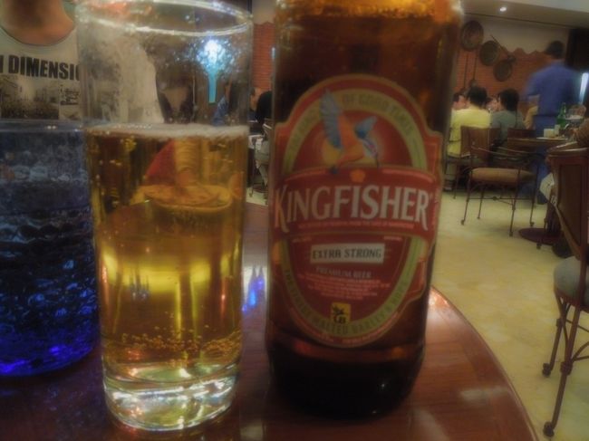 この旅行で初めてキングフィッシャー頂きました!(^^)!<br />これはプレミアム。ちょっと強い感じです。