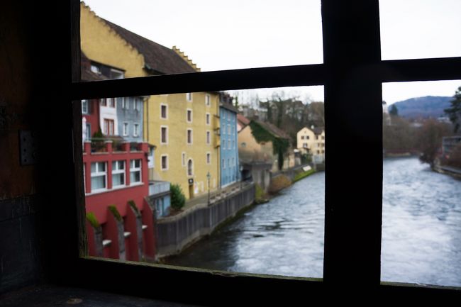 ほとんど人に出会わず寂しい旧市街めぐりです。猫も見かけませんでした。<br />しかも曇天です。曇天　天丼。