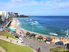 ブラジルではサルバドールの海と言えば相当有名なはずなのですが.....

街に面したビーチは、浜も短く幅も狭く全く行けてません...。

街も残念ながら相当薄汚れているように見えます...。

・・・・ああ、おしい...
