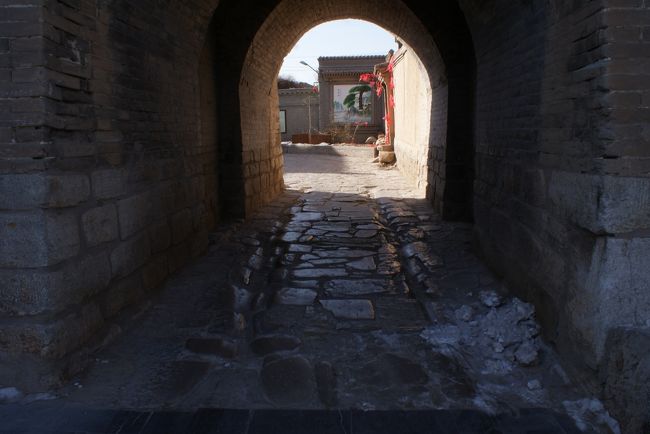 では、北側の門から入ってみましょう<br />