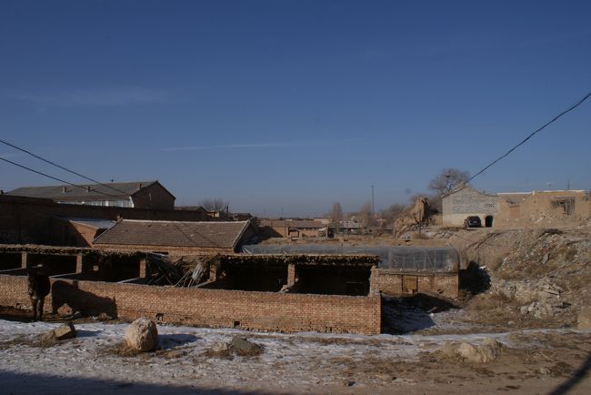 城壁の外側です。<br />右の方が城壁内です<br />右奥に城壁跡が少し見えます。<br />